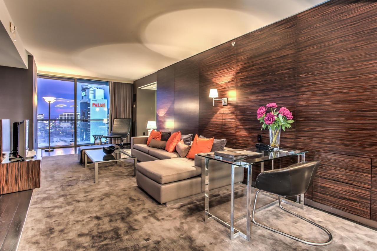 Palms Place With Balcony & Strip View Aparthotel