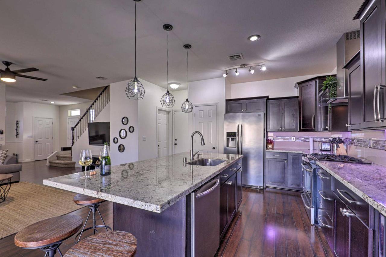 Luxurious Vegas Digs Hot Tub, Bbq, Cabana And More! Casa vacanze