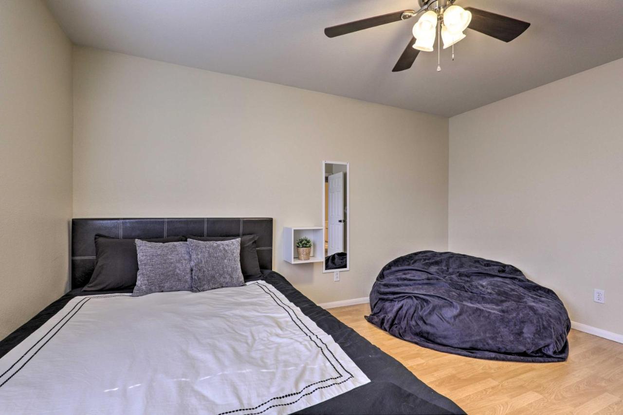 Casa vacanze Luxurious Vegas Digs Hot Tub, Bbq, Cabana And More!