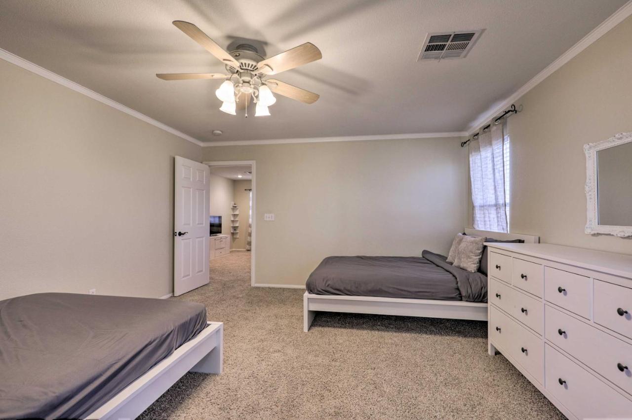Luxurious Vegas Digs Hot Tub, Bbq, Cabana And More! Casa vacanze *