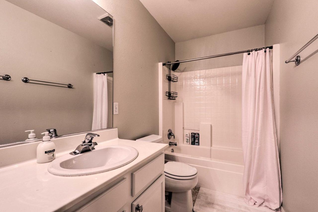 Luxurious Vegas Digs Hot Tub, Bbq, Cabana And More! Las Vegas