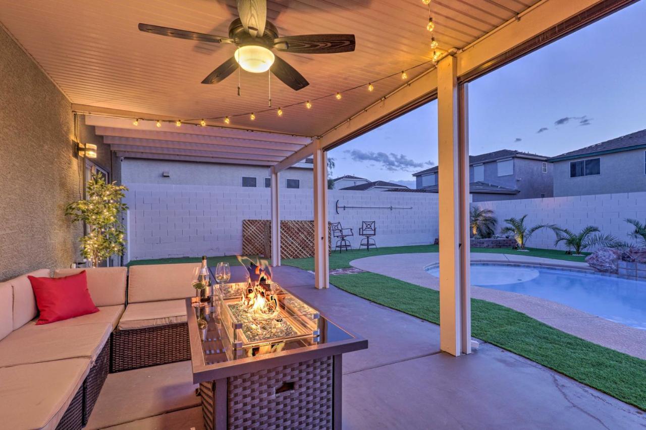 Luxurious Vegas Digs Hot Tub, Bbq, Cabana And More!