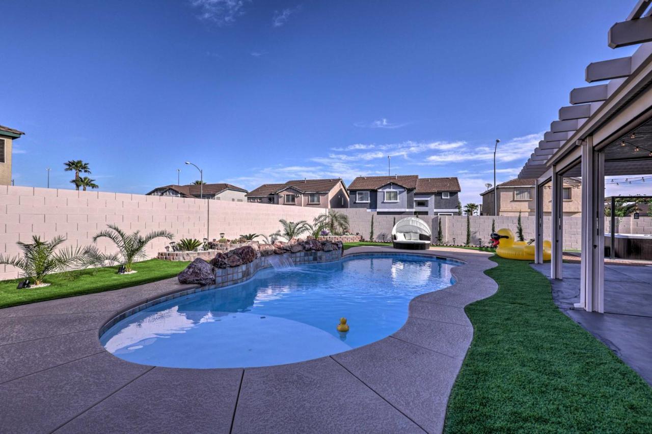 Luxurious Vegas Digs Hot Tub, Bbq, Cabana And More! Las Vegas