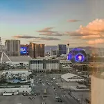 No Resort Fees-Mgm Stripview-Jacuzzi-Formula 1 Track View