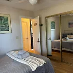 The Monet- One Bedroom With A Private Entrance - Shared Bathroom