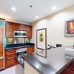 Lady Luck\'S Vista - Private Balcony - Full Kitchen - Two Full Baths - Jetted Tub - Full Mgm Grand Resort Access W No Resort Fee At Mgm Signature