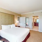 Lady Luck\'S Vista - Private Balcony - Full Kitchen - Two Full Baths - Jetted Tub - Full Mgm Grand Resort Access W No Resort Fee At Mgm Signature