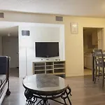 2 Or 3 Bedroom Condo Walk To Mgm Casino And Strip