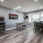 Exclusive Residence Steps From The Las Vegas Strip