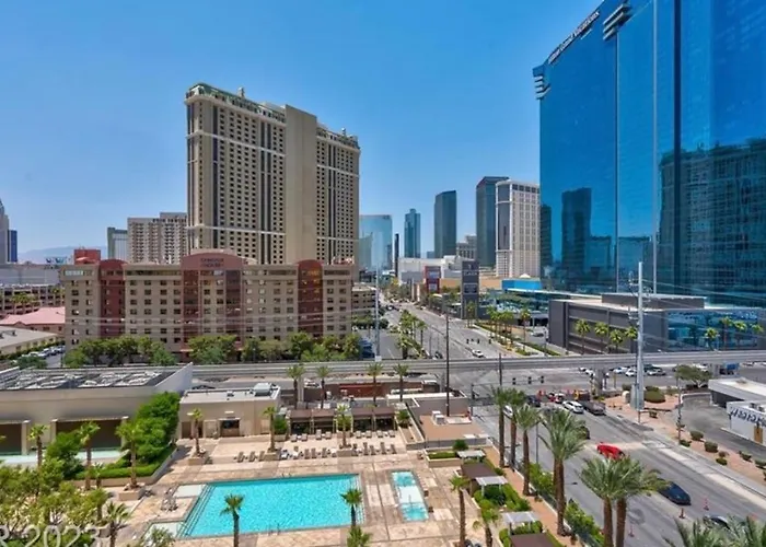 Stunning Balcony Strip View Mgm Signature * Free Valet