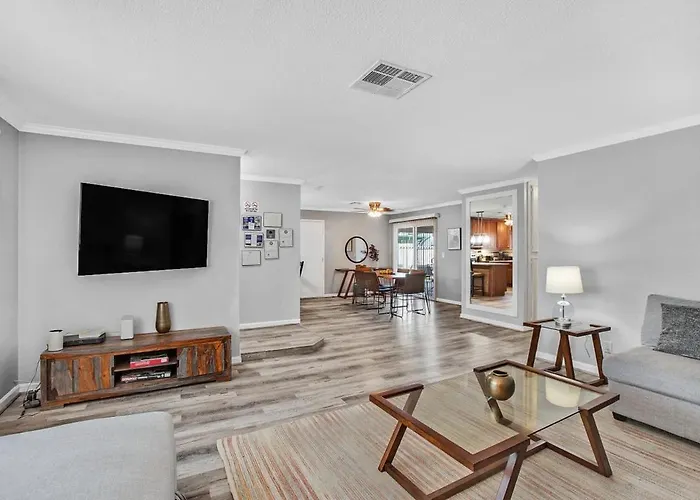 3Br, 1 Story Home W Hot Tub, Grill, Sleeps 6