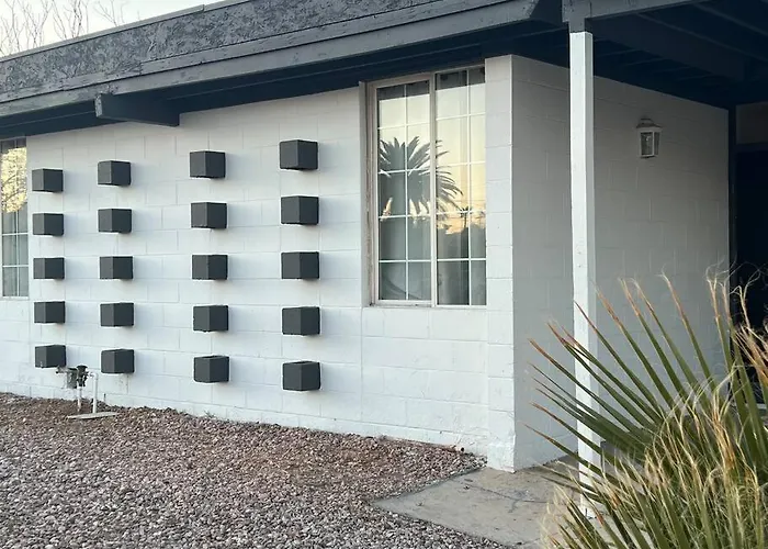 Vegas Super Central House