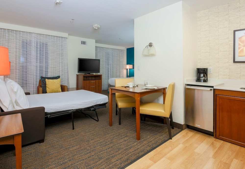 Hotel By Marriott Stadium Area 3*