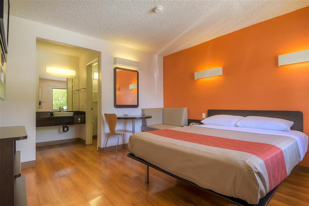 Hotel 6-las Vegas, Nv - Tropicana 2*
