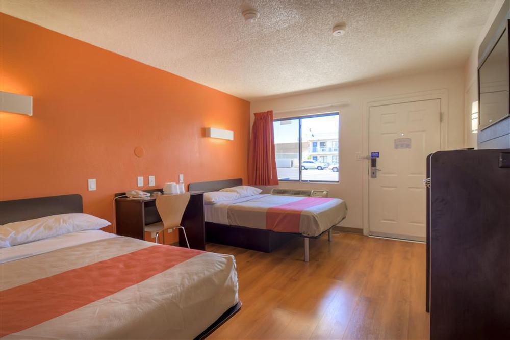 Hotel 6-las Vegas, Nv - Tropicana Las Vegas