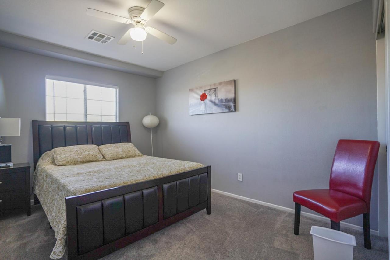 Ultra Modern Vegas 20min From The Strip *