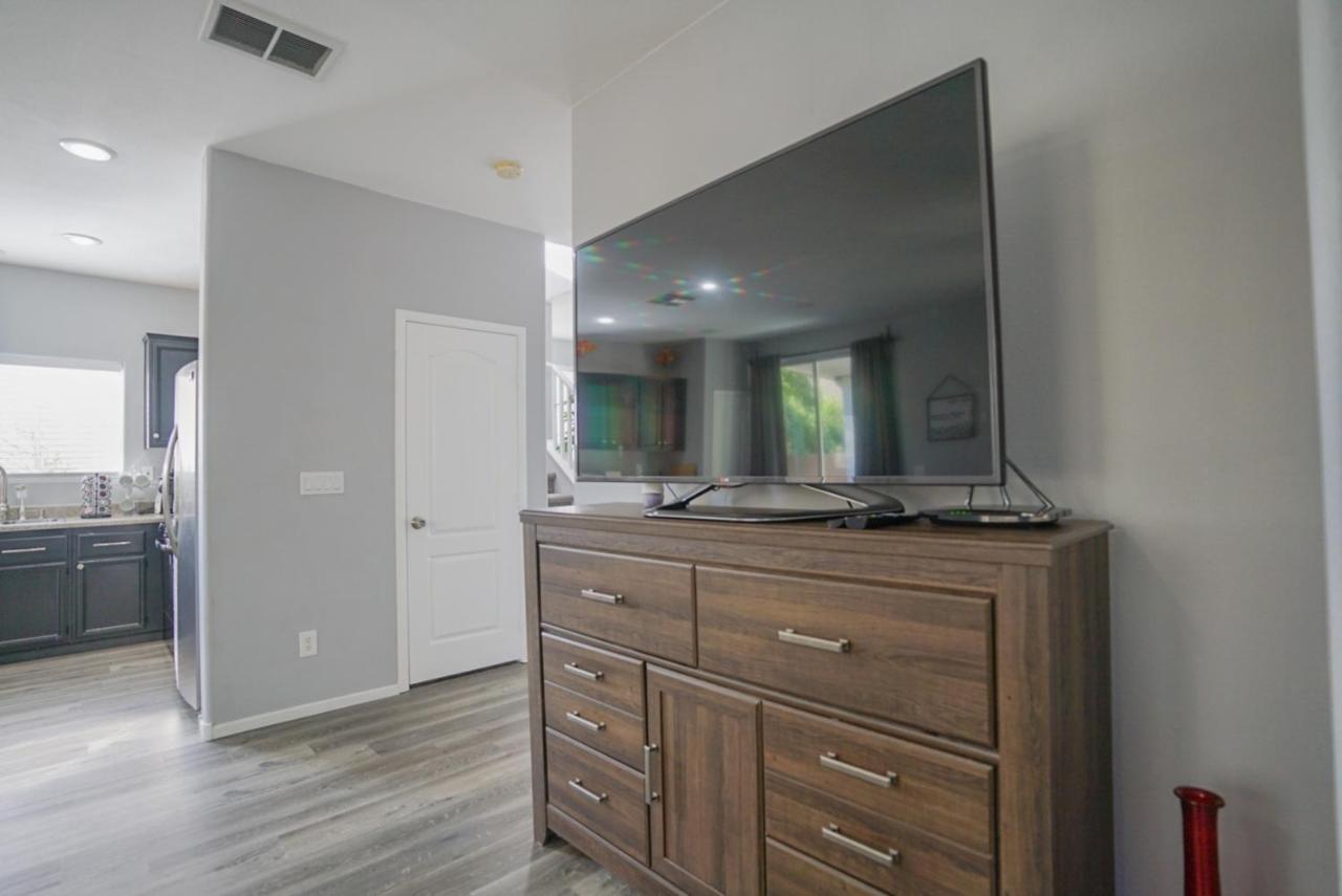 Vakantiehuis Ultra Modern Vegas 20min From The Strip Las Vegas