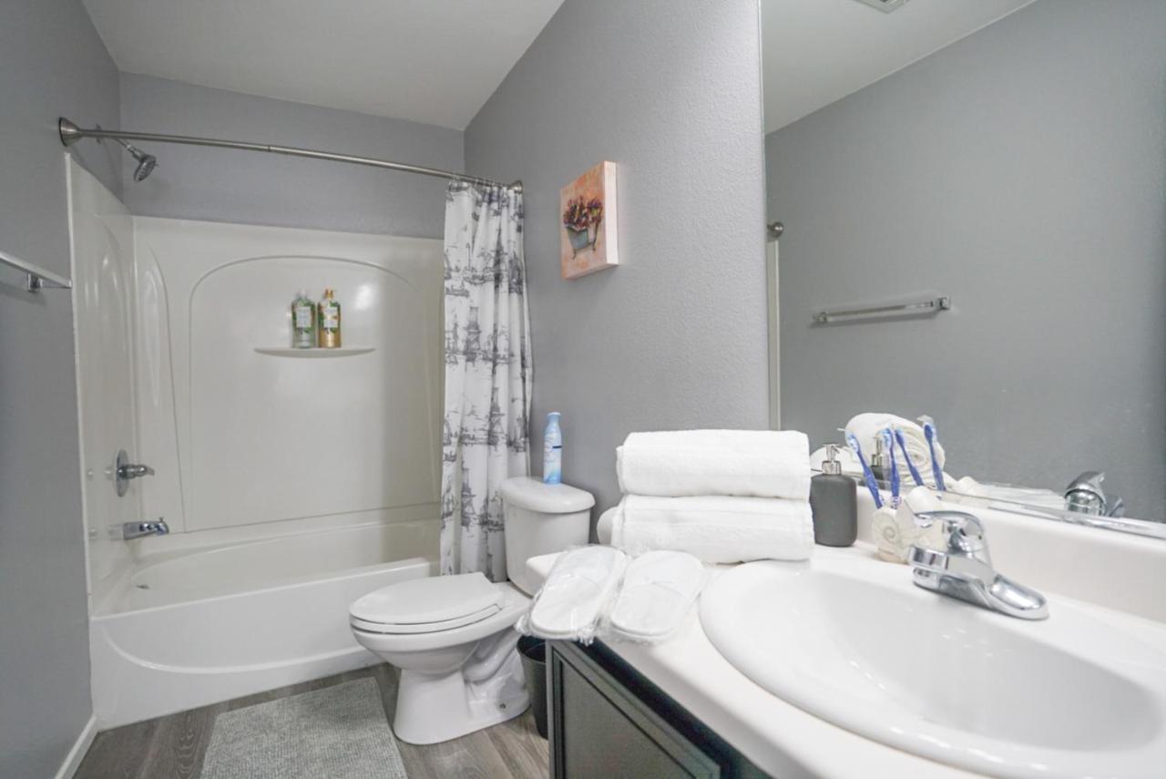 Ultra Modern Vegas 20min From The Strip *