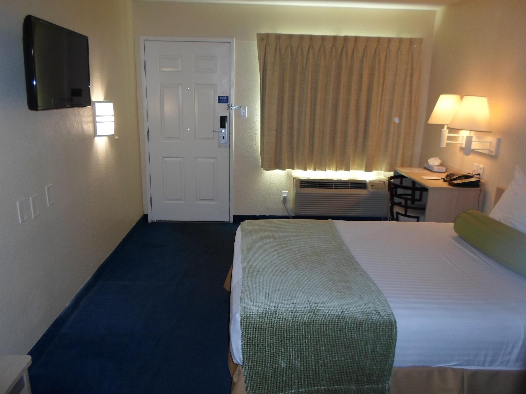 Howard Johnson By Wyndham Vegas Near The Strip 2*