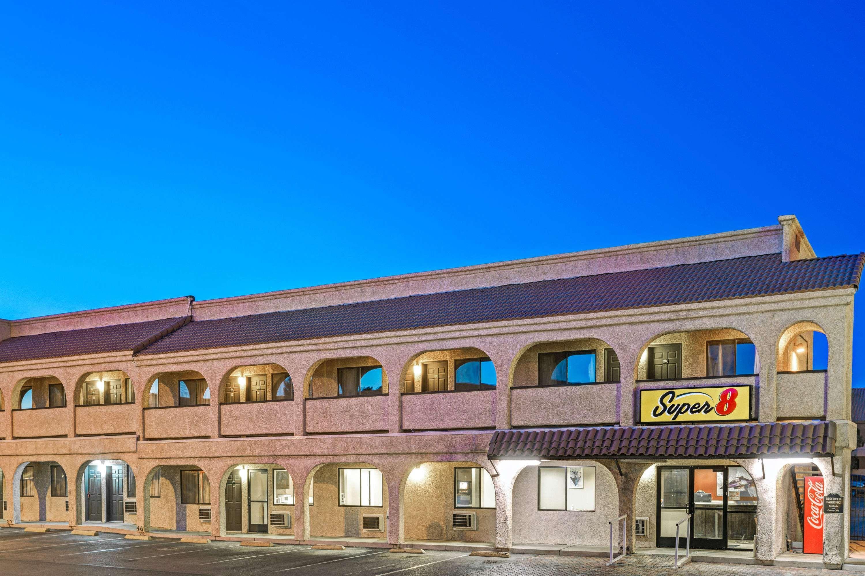 Super 8 By Wyndham Vegas Nellis Afb Area Las Vegas
