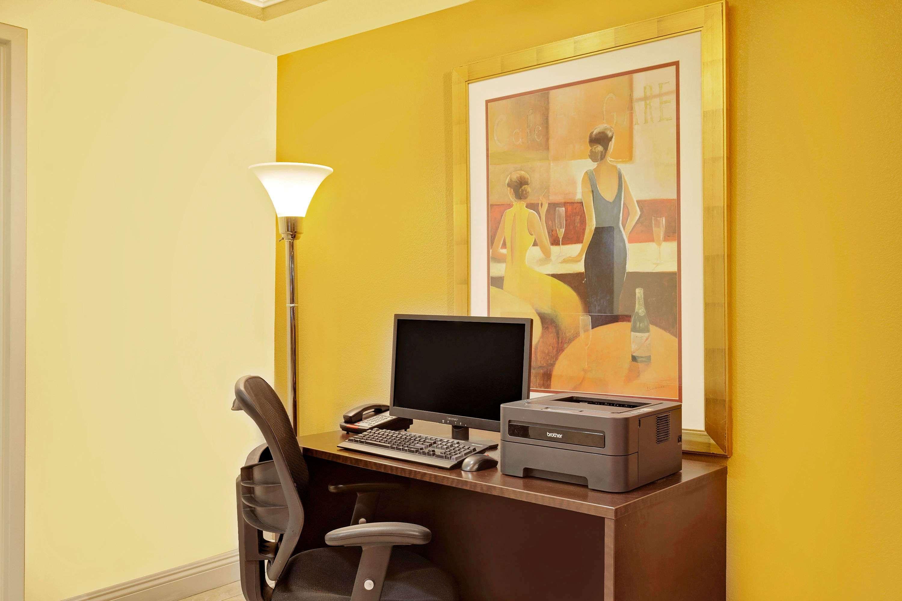 Howard Johnson By Wyndham Vegas Near The Strip Las Vegas