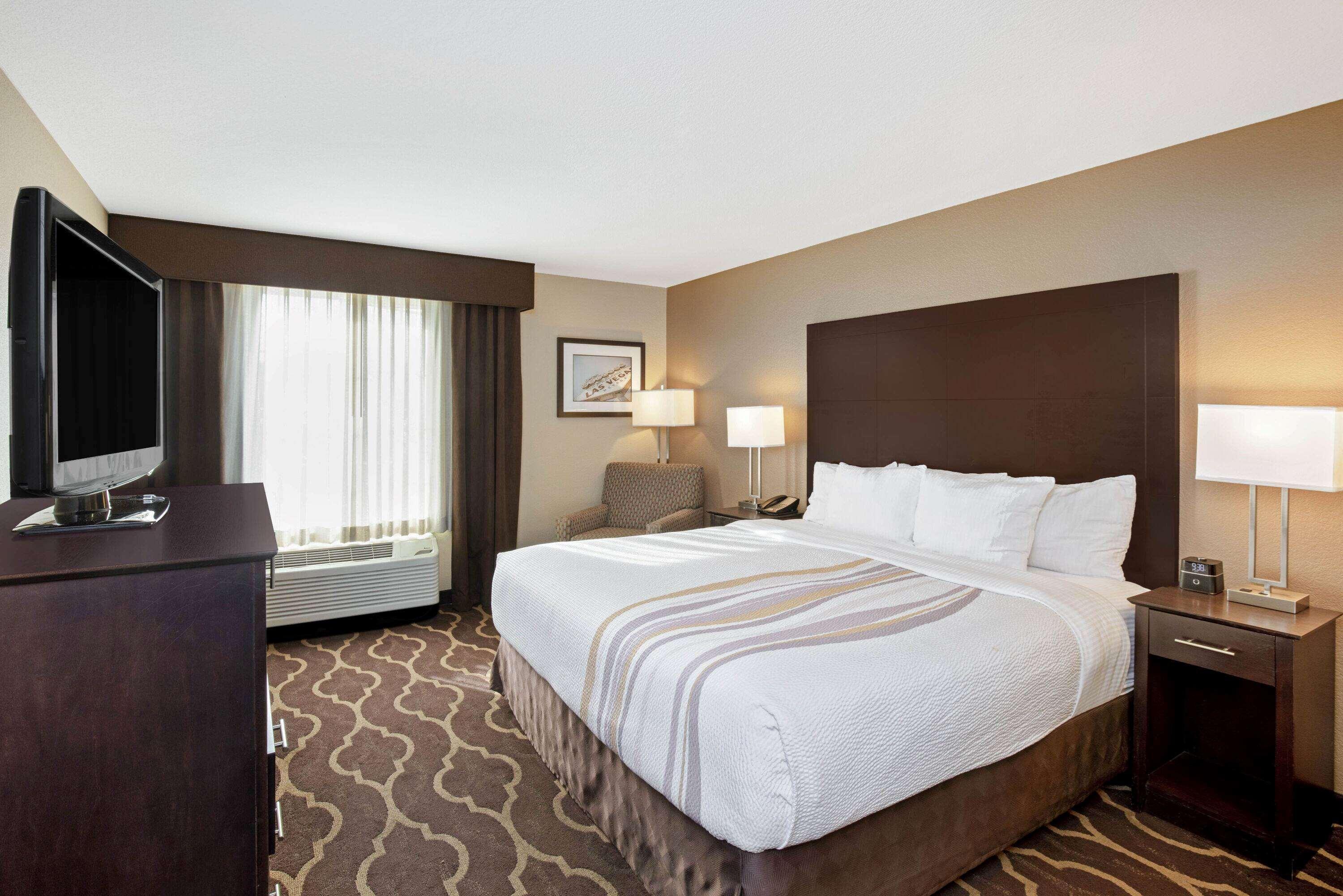 La Quinta & By Wyndham Lv Tropicana Stadium 3*