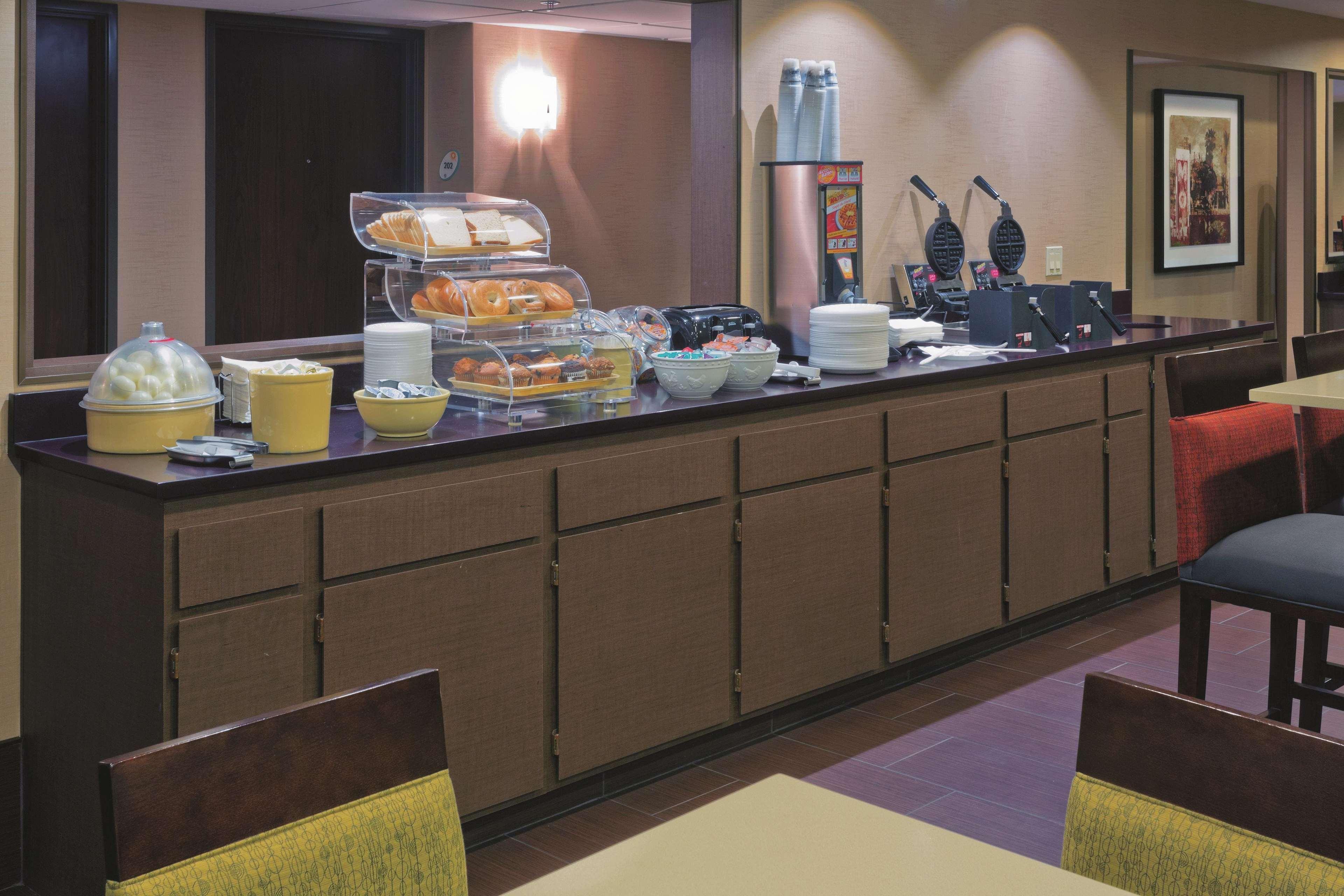 Hotel La Quinta & By Wyndham Lv Tropicana Stadium 3*