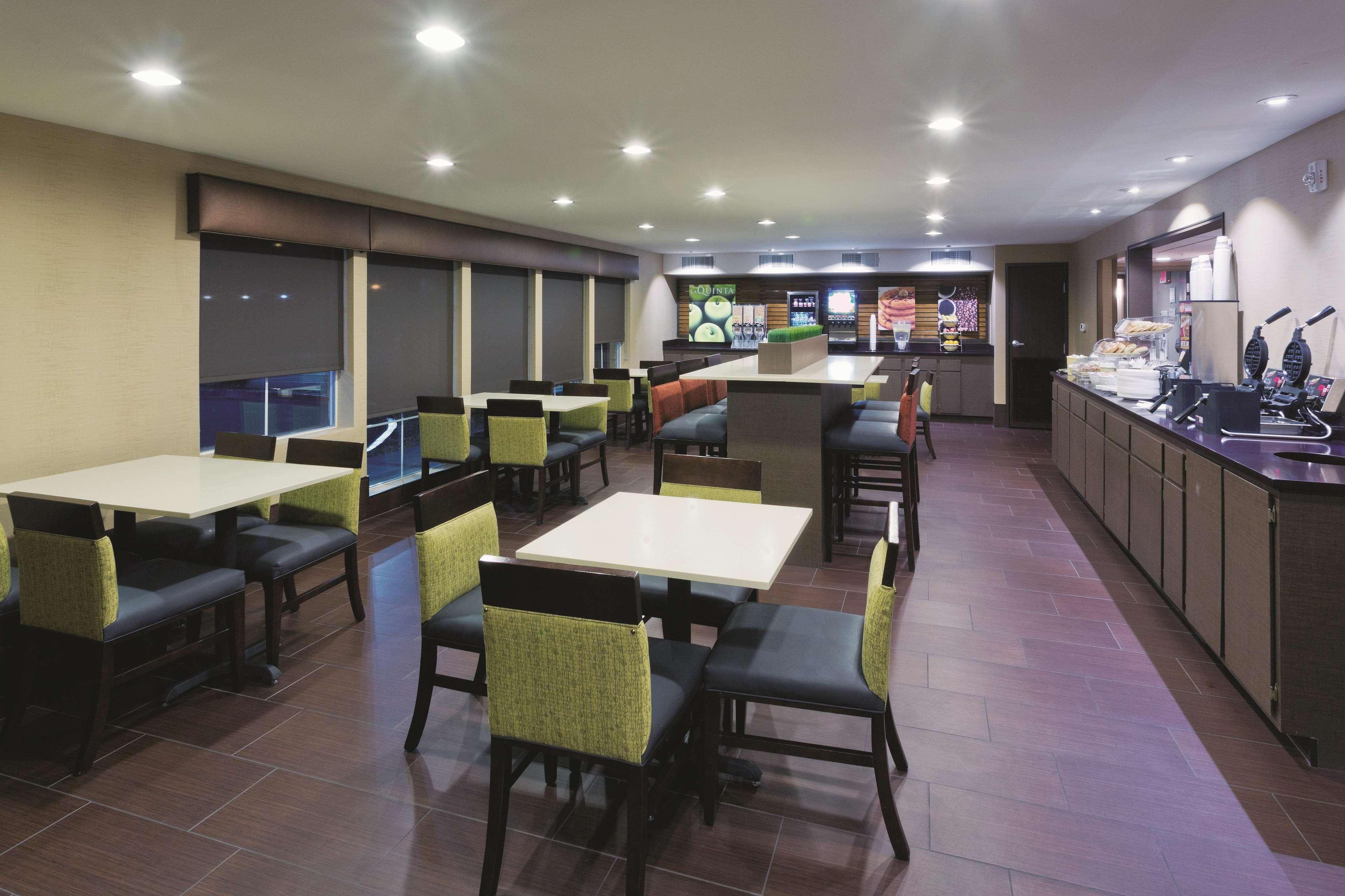 Hotel La Quinta & By Wyndham Lv Tropicana Stadium 3*