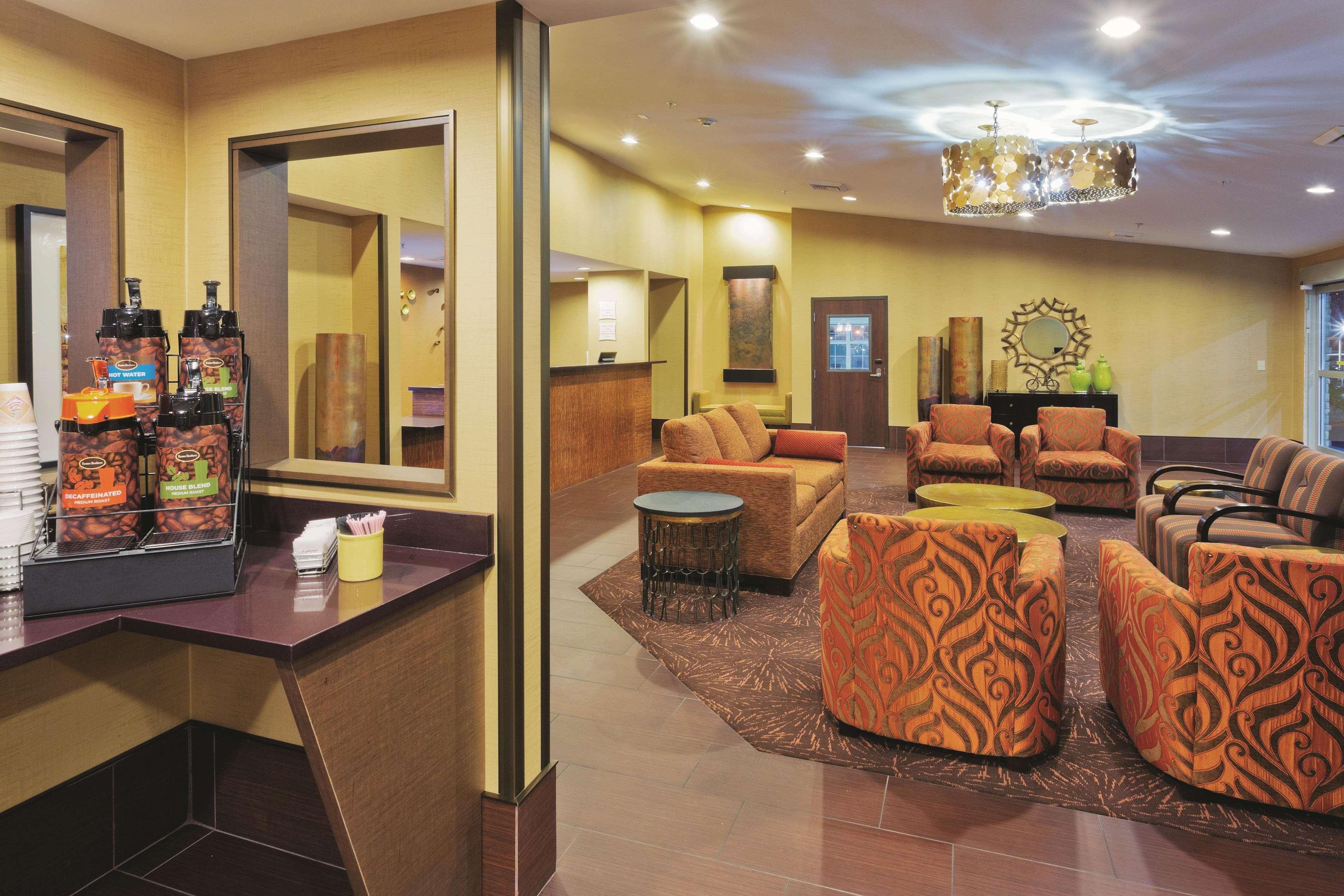 La Quinta & By Wyndham Lv Tropicana Stadium Hotel 3*
