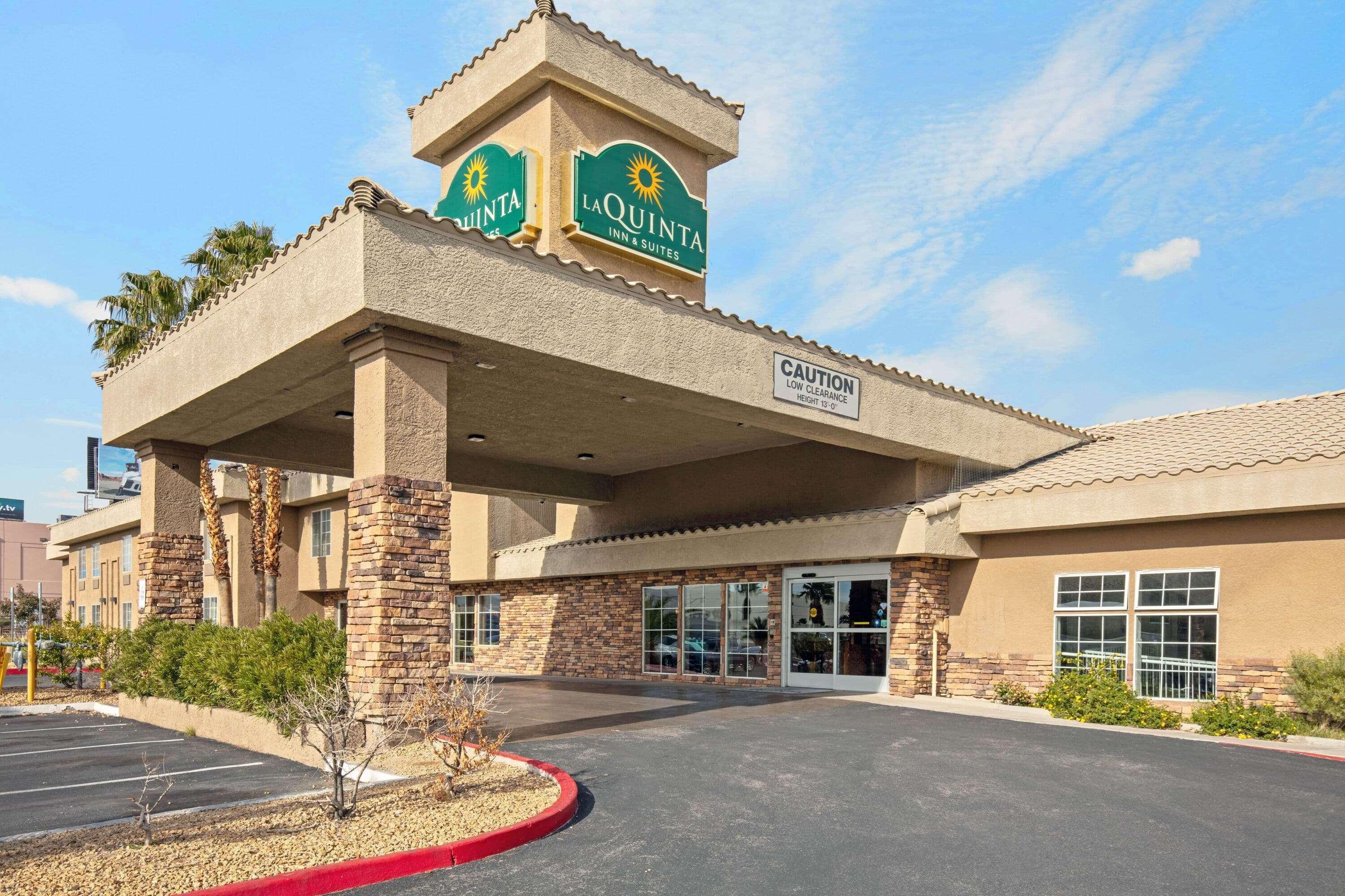 La Quinta & By Wyndham Lv Tropicana Stadium 3*