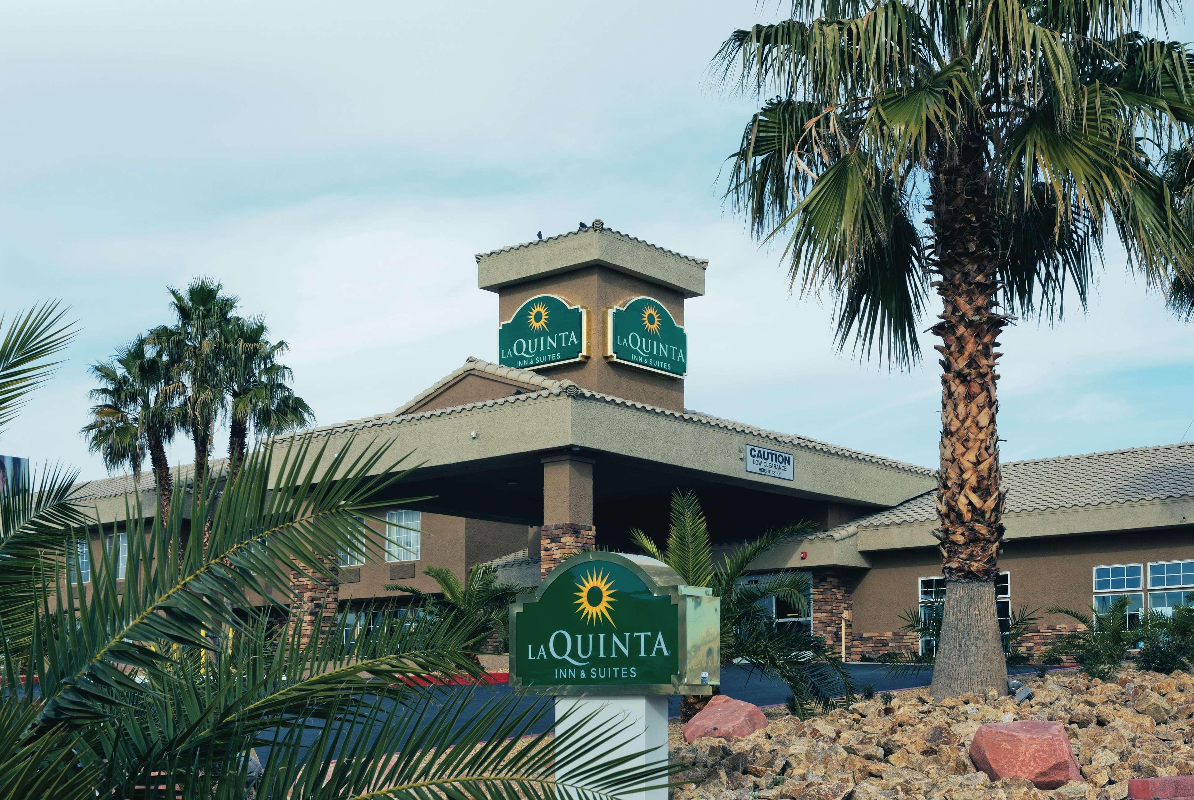 La Quinta & By Wyndham Lv Tropicana Stadium Hotel 3*