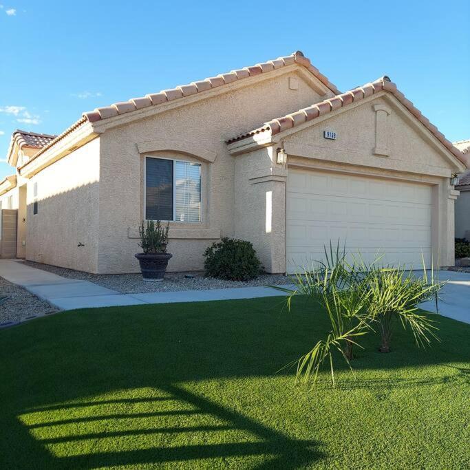 New Beautifully Remodeled In Vegas Holiday home Las Vegas