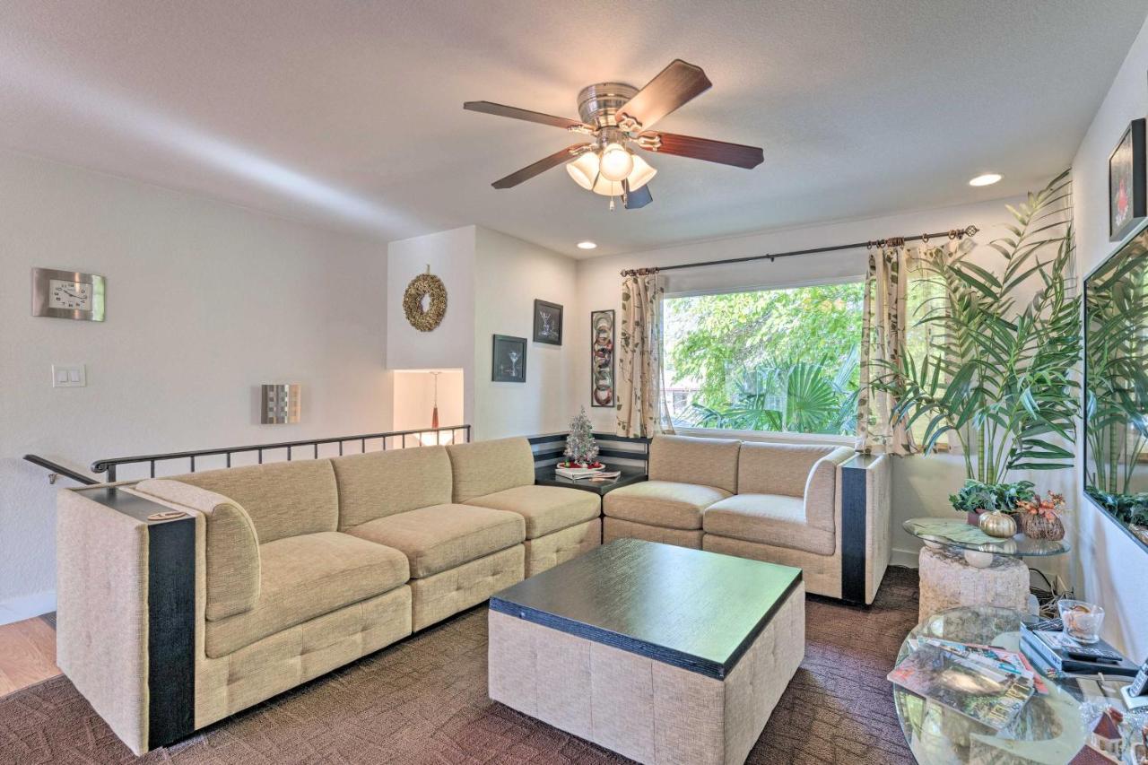 Holiday home Vegas Oasis With Pool And 7 Miles To Strip