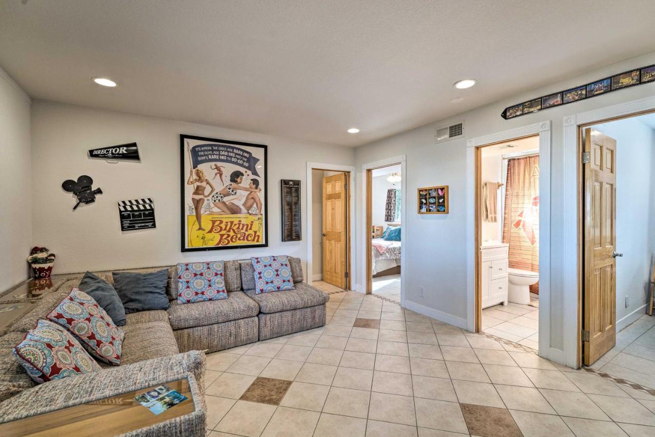 Vegas Oasis With Pool And 7 Miles To Strip Holiday home Las Vegas