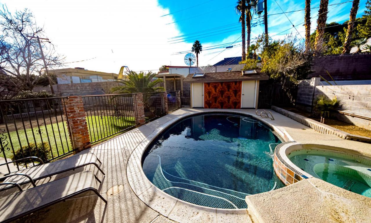 Ferienhaus Newer Ranch With Pool And Hot Tub Near The Strip And Freemont Street. Las Vegas