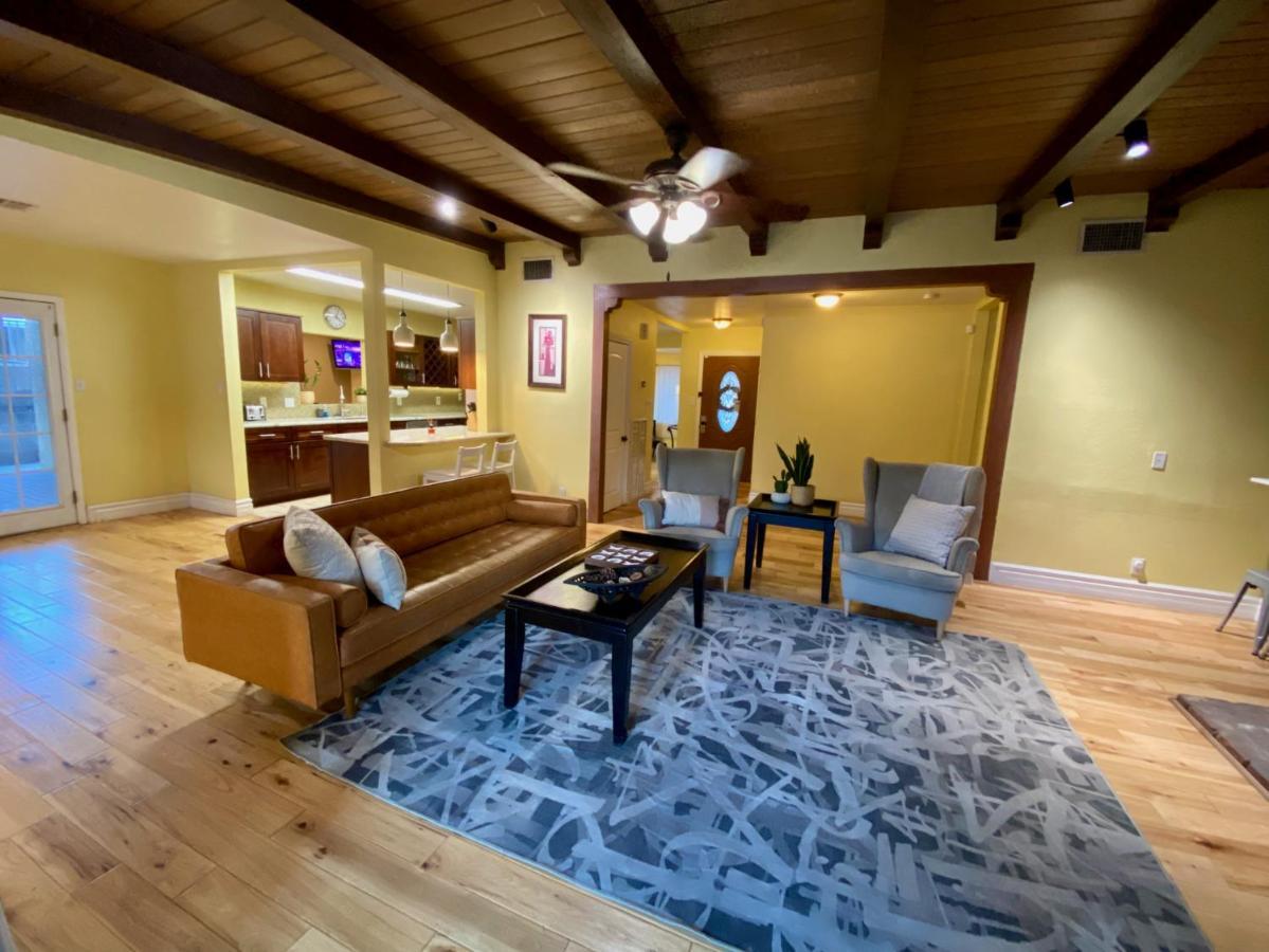 Newer Ranch With Pool And Hot Tub Near The Strip And Freemont Street. Ferienhaus Las Vegas