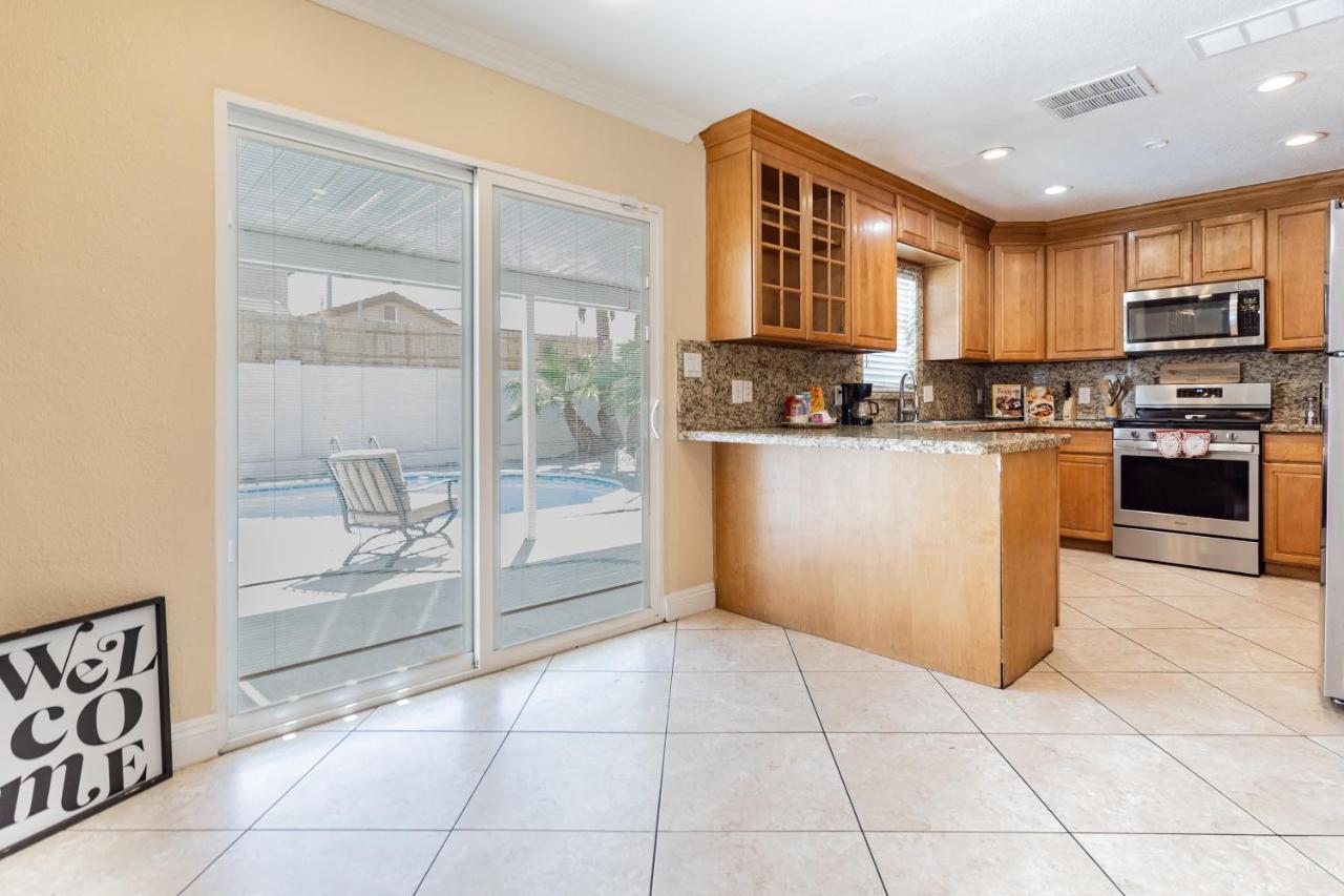 The Vegas Escape - Near The Airport/strip With Pool Casa de férias *