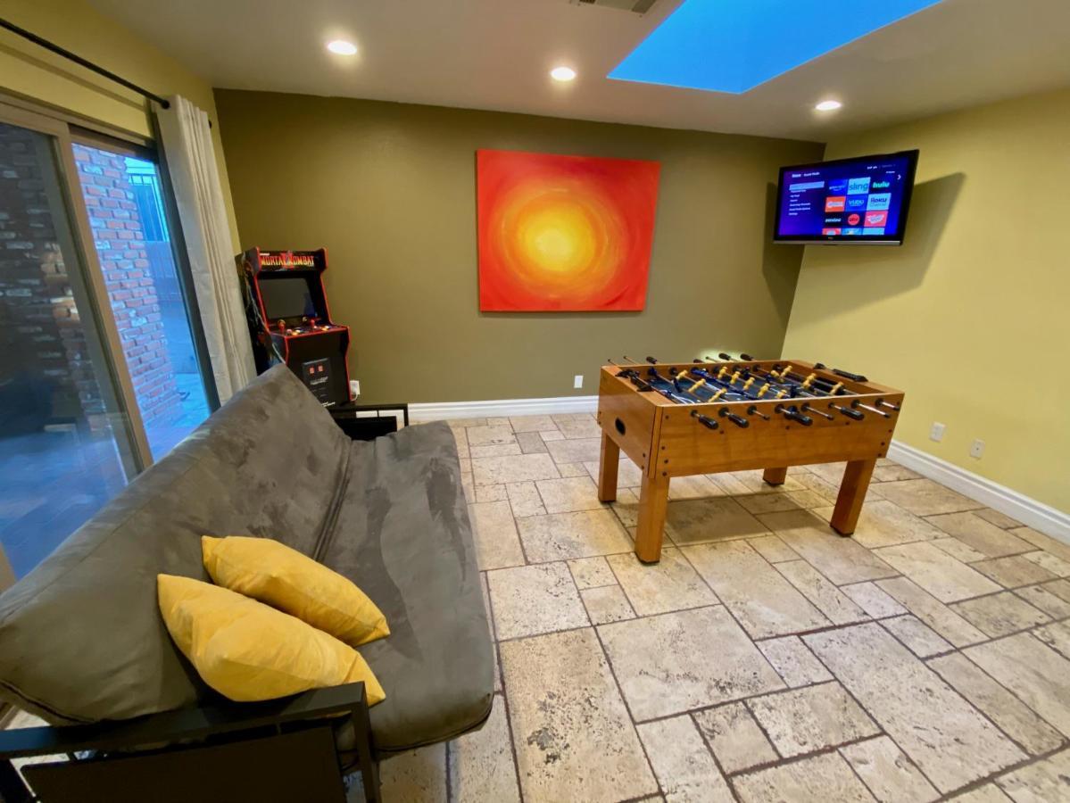 Newer Ranch With Pool And Hot Tub Near The Strip And Freemont Street. Ferienhaus Las Vegas