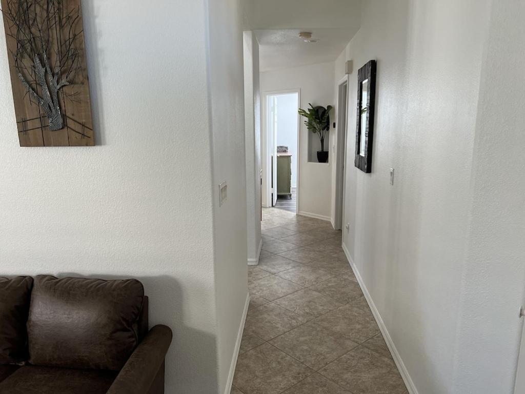 Apartment 3 Bedroom 2 Bath Oasis In Cozy Neighborhood Las Vegas