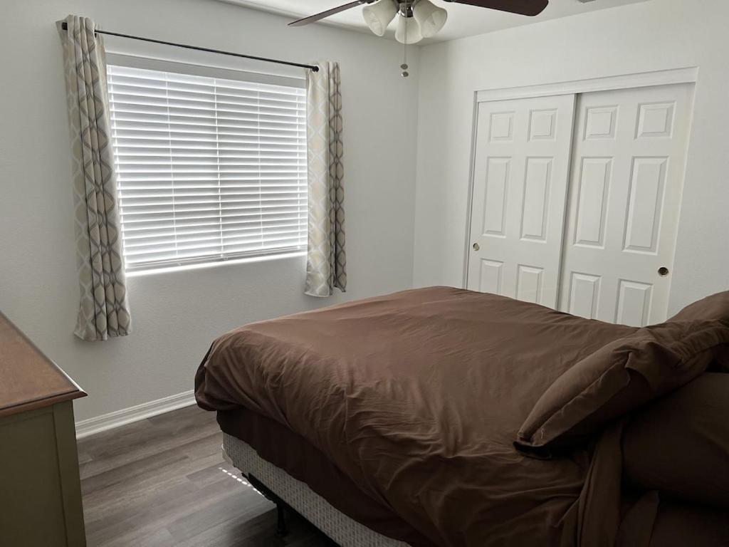 3 Bedroom 2 Bath Oasis In Cozy Neighborhood Las Vegas