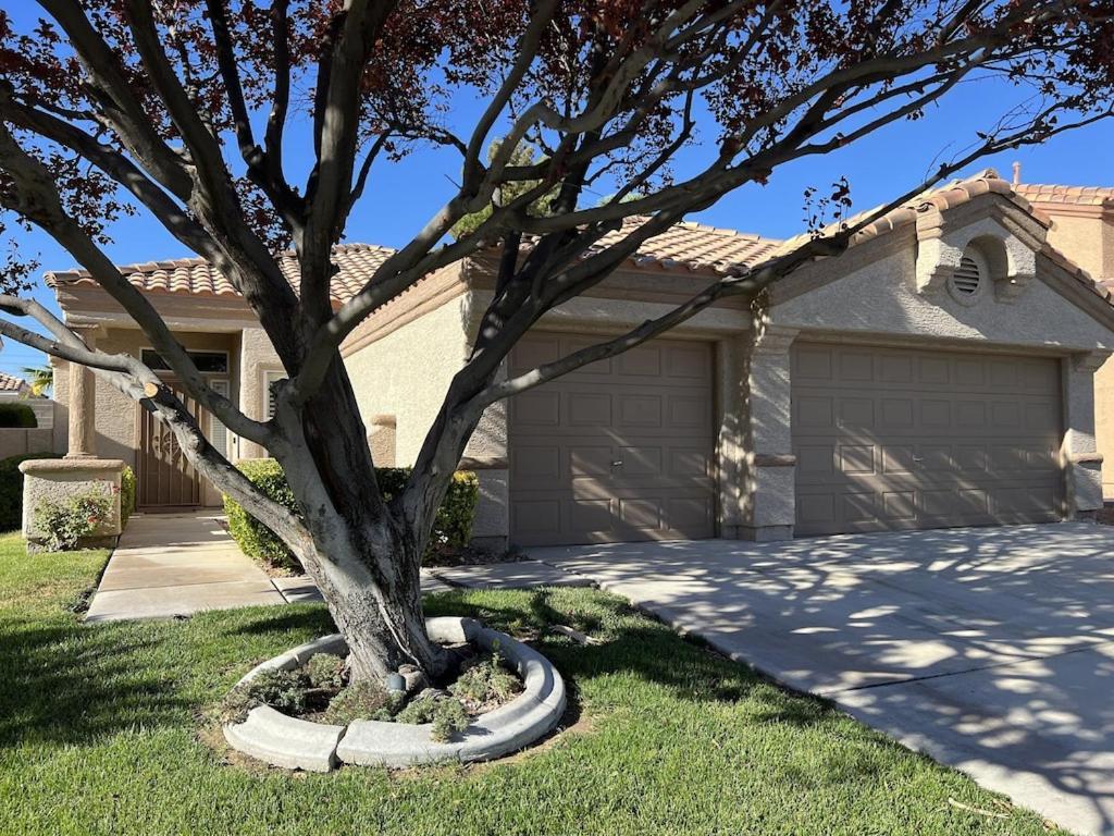 3 Bedroom 2 Bath Oasis In Cozy Neighborhood