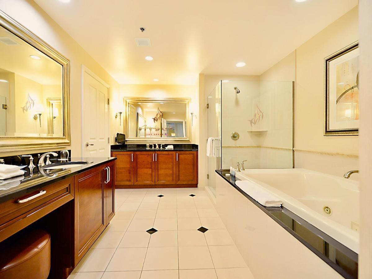 Amalz 2 Bedroom 3 Bathroom Balcony At Mgm Signature ! * Las Vegas