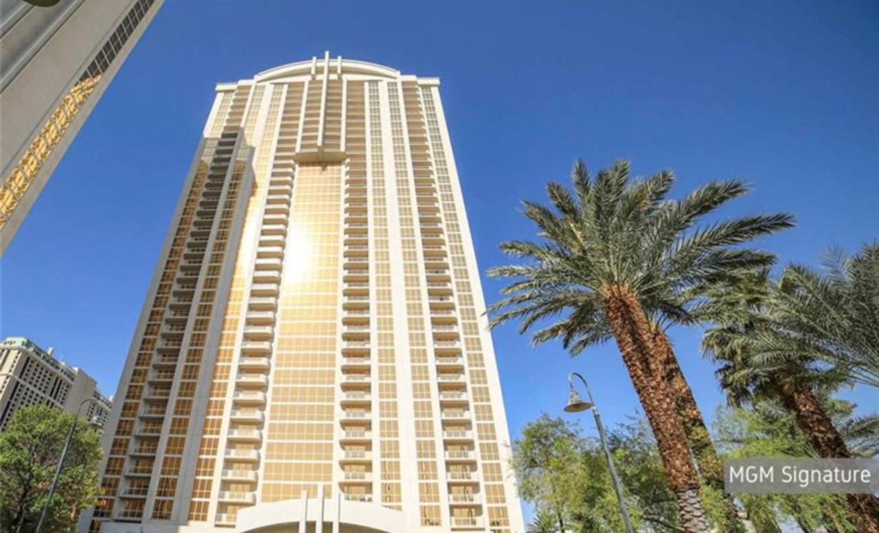 Stunning Balcony Strip View Mgm Signature * Free Valet Aparthotel Las Vegas