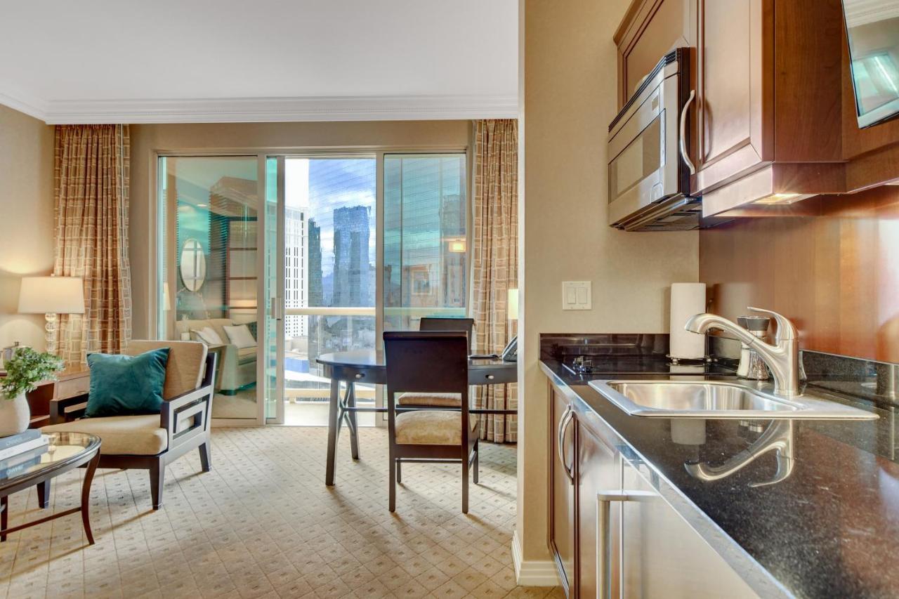 Stunning Balcony Strip View Mgm Signature * Free Valet Aparthotel Las Vegas