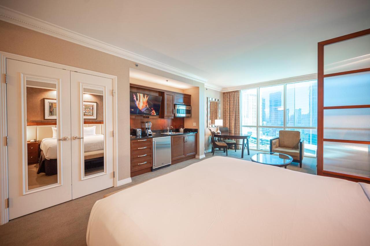 Apartment No Fees-mgm Stripview-jacuzzi-formula 1 Track View