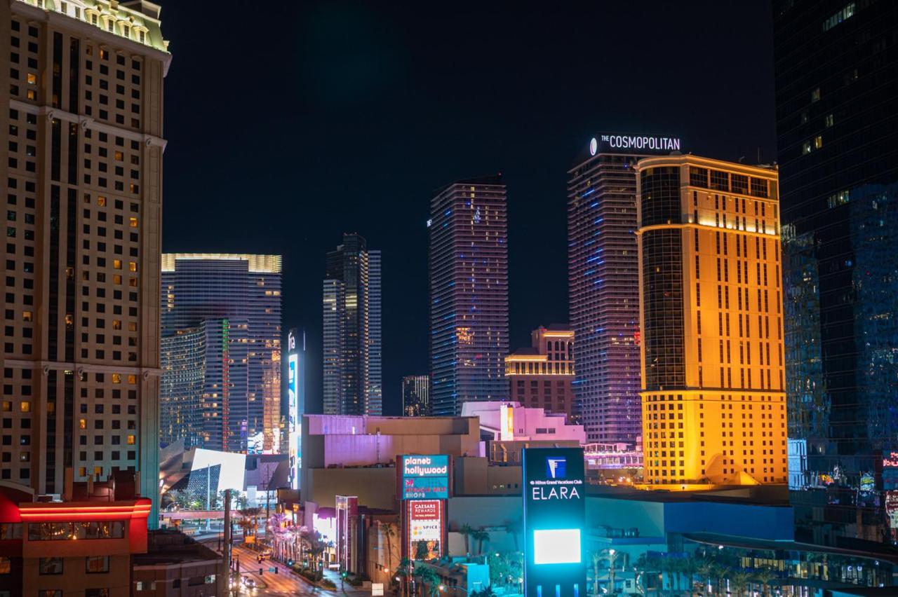 Apartment No Fees-mgm Stripview-jacuzzi-formula 1 Track View *