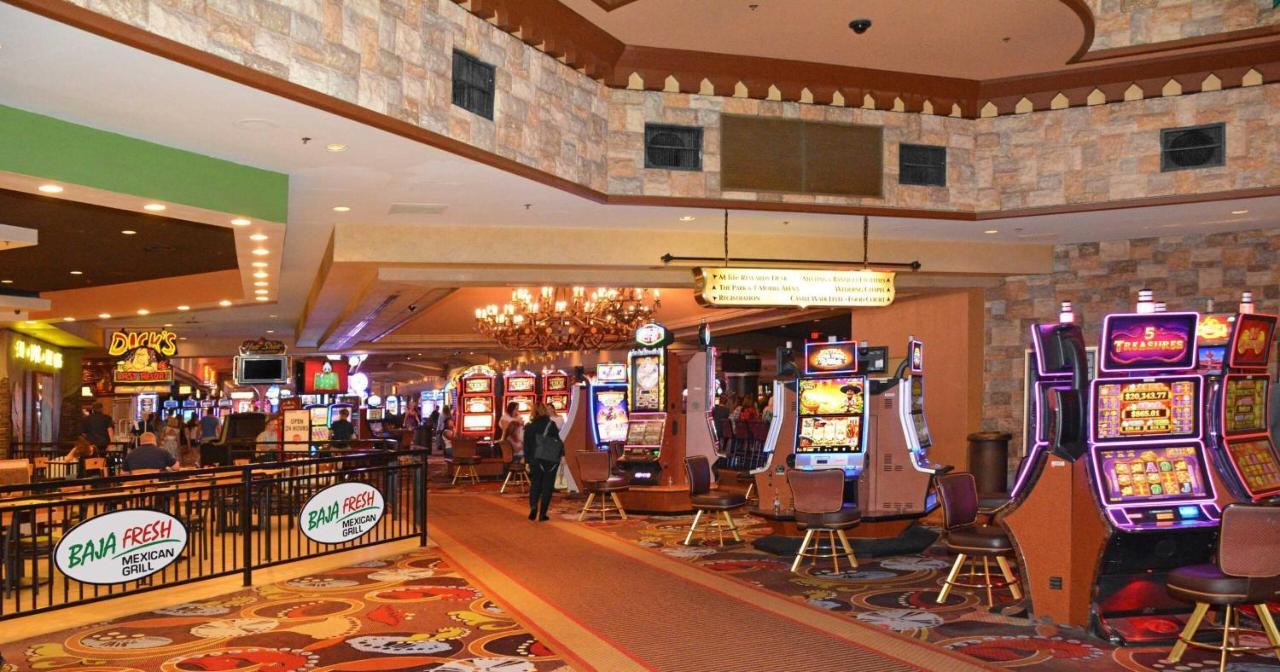 Beddable Unit By The Excalibur Casino Strip * Las Vegas