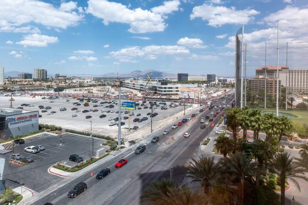 Tower 3 Corner Unit With Spectacular Formula 1 Race Views! *