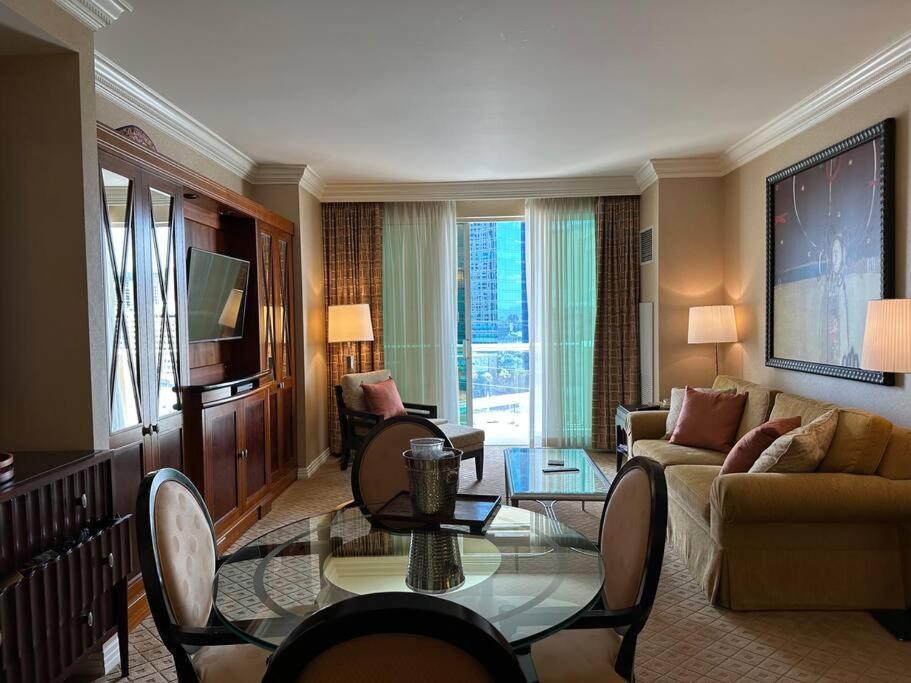 Apartment Tower 3 Corner Unit With Spectacular Formula 1 Race Views!