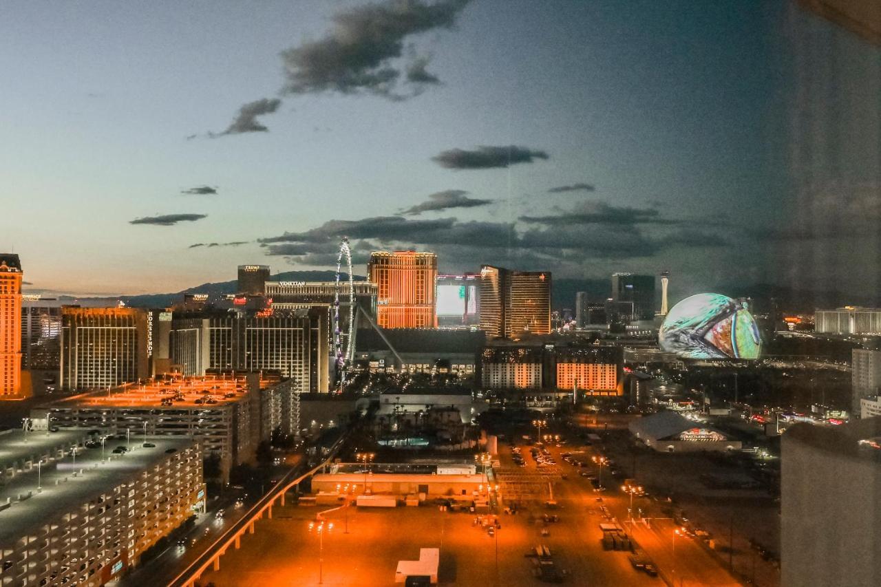 No Fees-mgm Stripview-jacuzzi-formula 1 Track View *